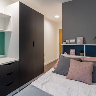 Classic En Suite - Image 1